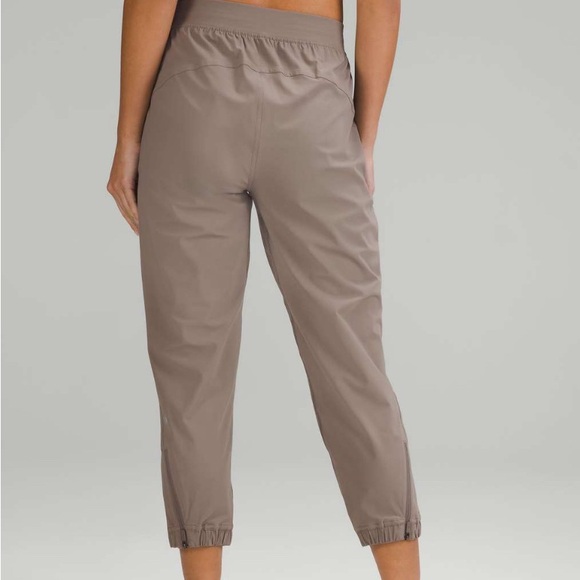 New with Tags Lululemon Adapted State High-Rise Cropped Jogger in Rover - Size 4 - Picture 2 of 8